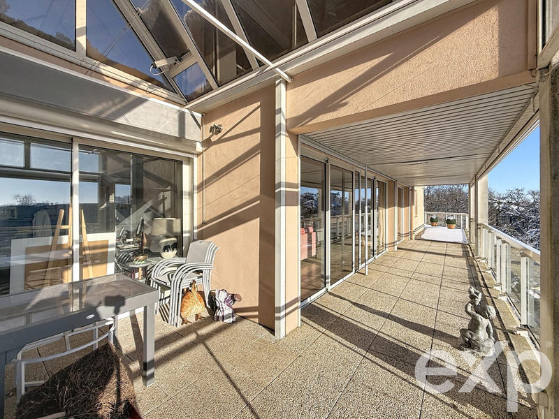 Appartement - 220 m² - 5 pièces