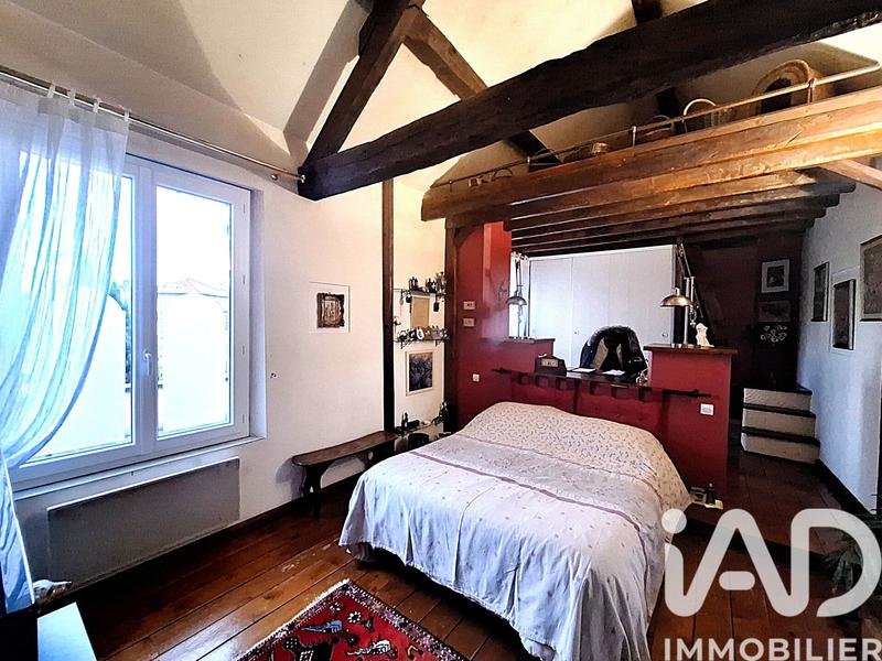 Maison - 210 m² - 5 pièces