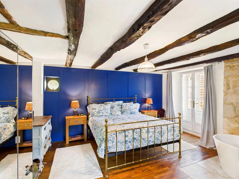 Maison - 260 m² - 9 pièces