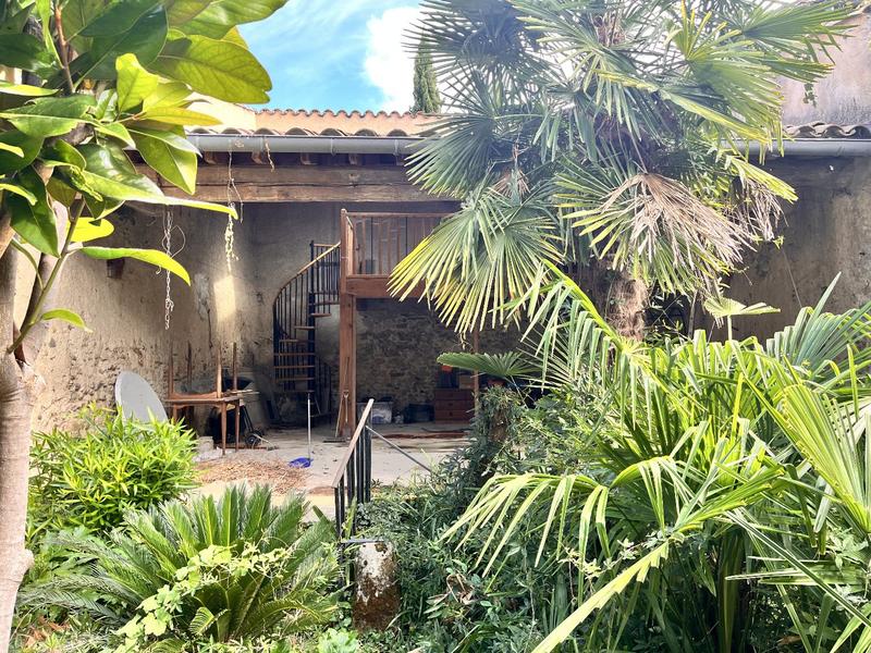 Maison - 250 m² - 10 pièces