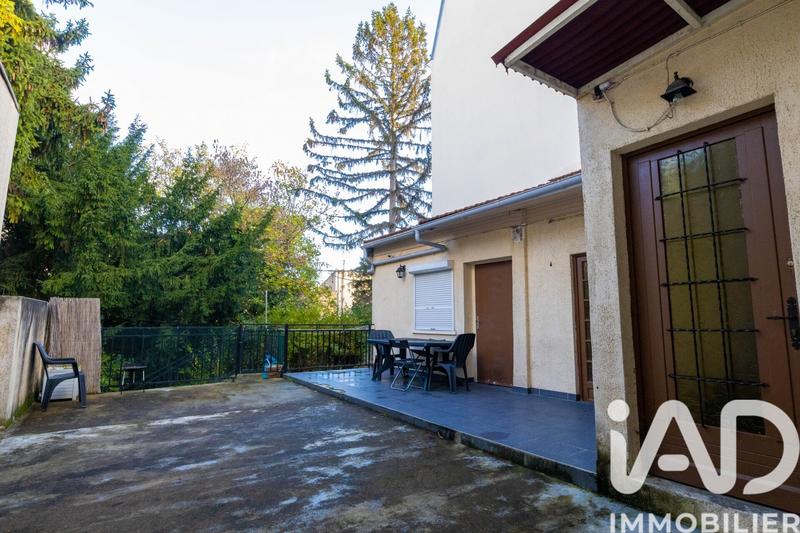 Maison - 92 m² - 5 pièces