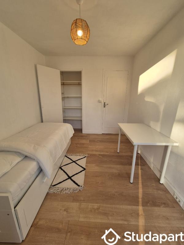 Chambre - 12 m² - 1 pièce