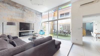 Loft - 160 m² - 4 pièces