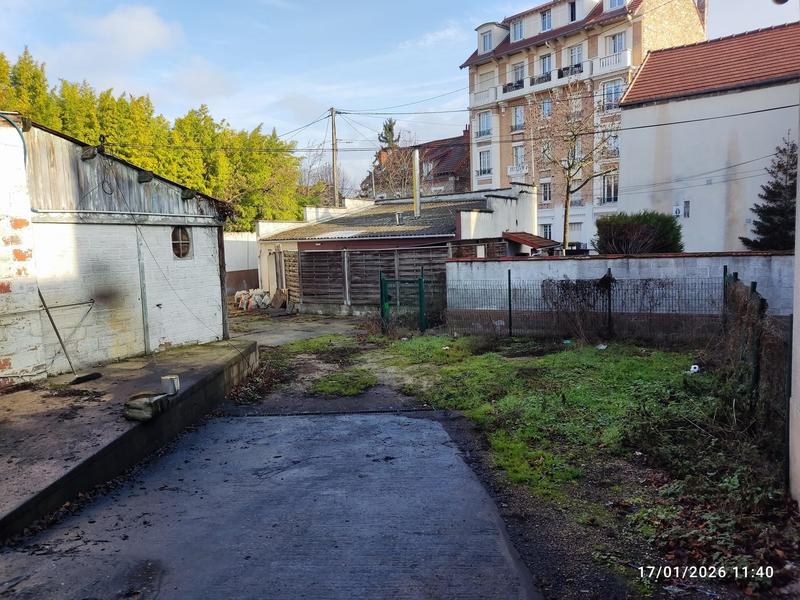 Local commercial - 998 m² - 4 pièces