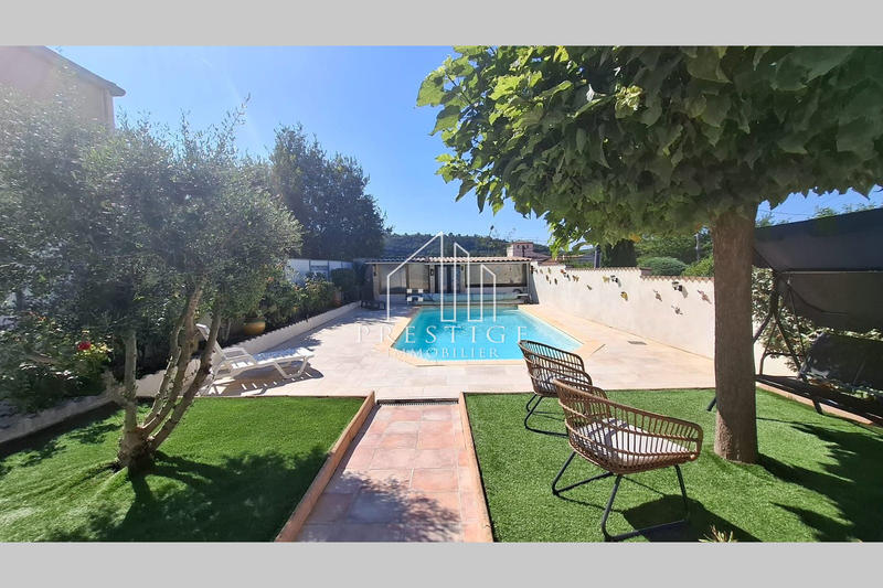 Maison - 96 m² - 4 pièces