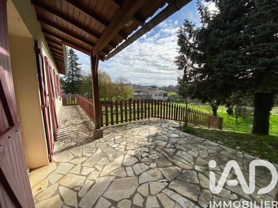 Maison - 152 m² - 9 pièces