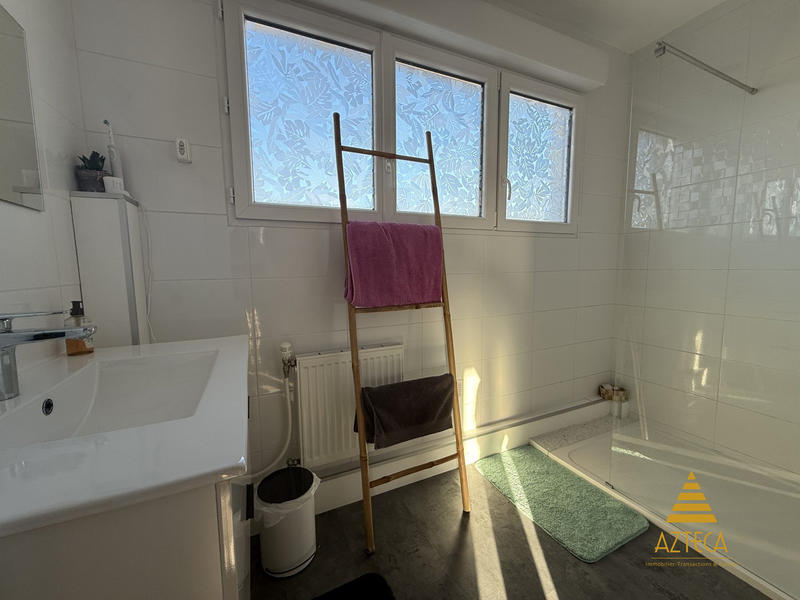 Maison - 98 m² - 5 pièces