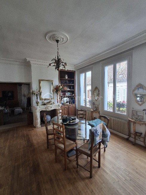 Maison de village - 250 m² - 8 pièces