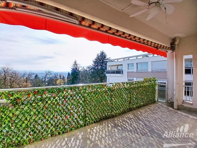 Appartement - 127 m² - 6 pièces