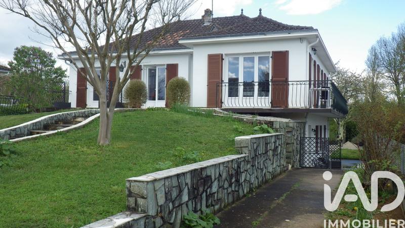 Maison - 210 m² - 6 pièces