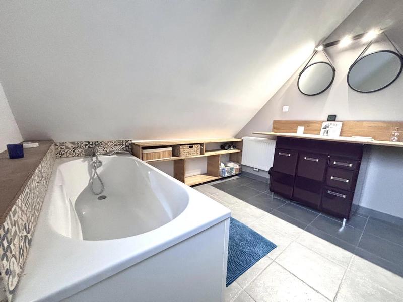 Maison traditionnelle - 140 m² - 6 pièces