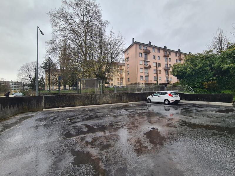 Parking / Garage - 9 m²