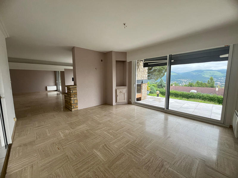 Maison - 185 m² - 6 pièces