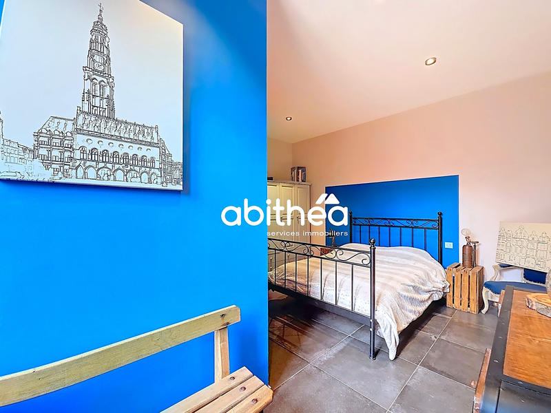 Maison - 270 m² - 9 pièces