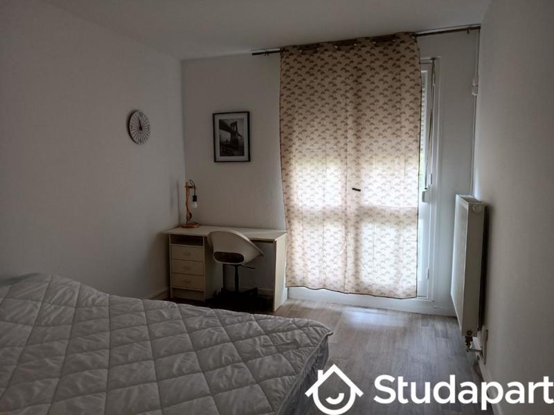 Chambre - 11 m² - 1 pièce