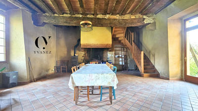 Maison - 211 m² - 9 pièces