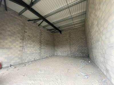 Local d'activité / Entrepôt - 95 m²