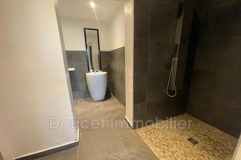 Maison - 350 m² - 9 pièces