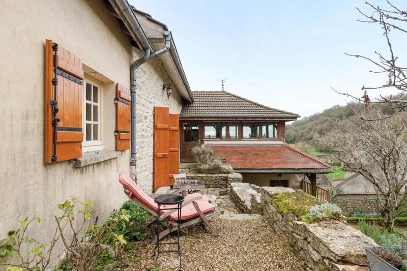 Propriété - 350 m² - 6 pièces