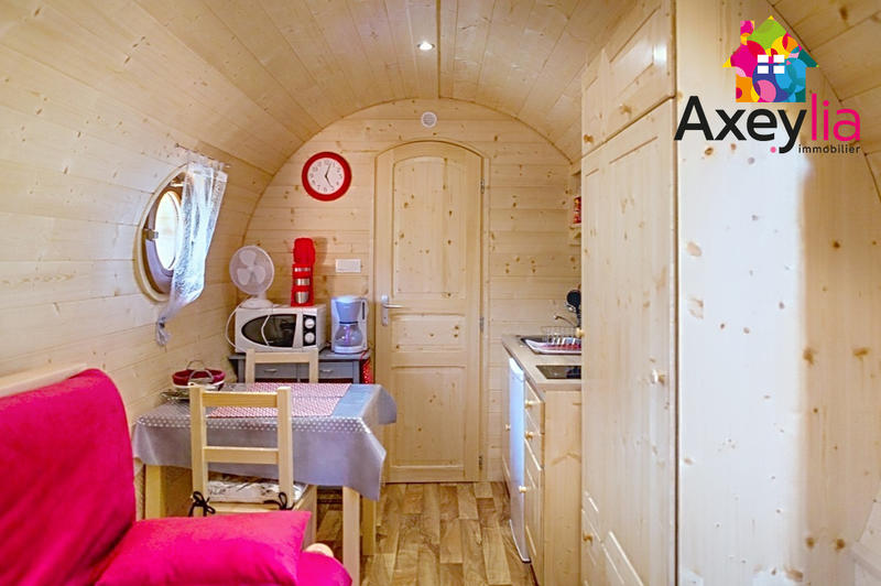 Propriété - 409 m² - 10 pièces