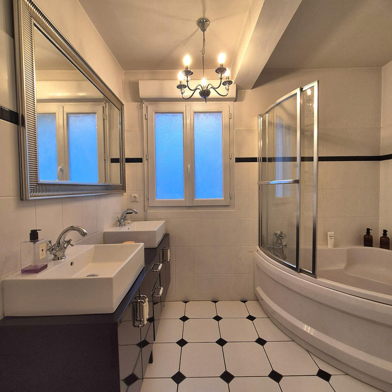 Appartement - 75 m² - 3 pièces