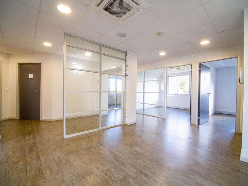 Local d'activité / Entrepôt - 115 m²