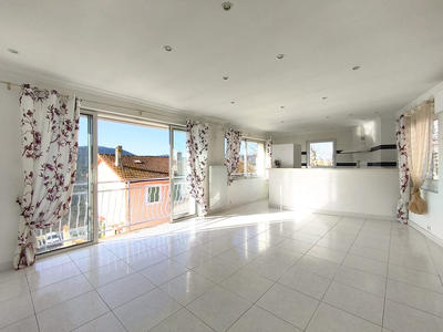 Appartement - 112 m² - 4 pièces