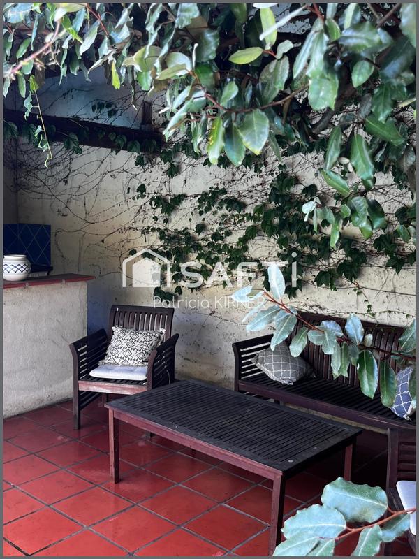 Maison - 255 m² - 9 pièces