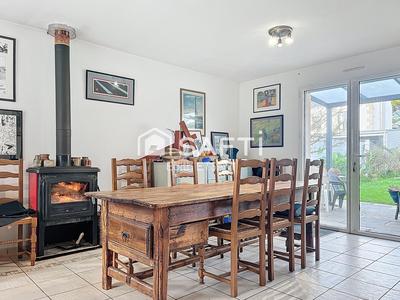 Maison - 95 m² - 5 pièces