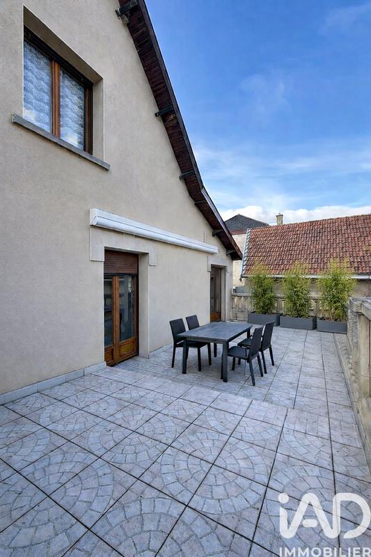 Maison - 215 m² - 10 pièces