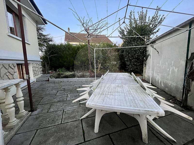 Maison - 98 m² - 5 pièces