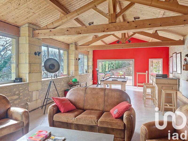 Maison - 230 m² - 6 pièces