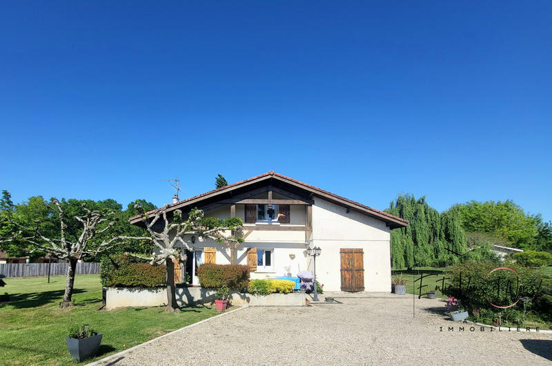 Maison traditionnelle - 132 m² - 5 pièces