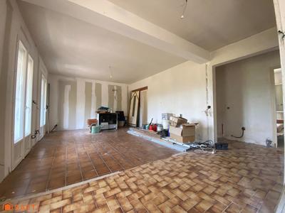 Maison - 151 m² - 8 pièces