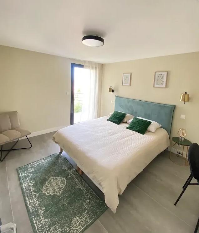 Villa - 235 m² - 6 pièces