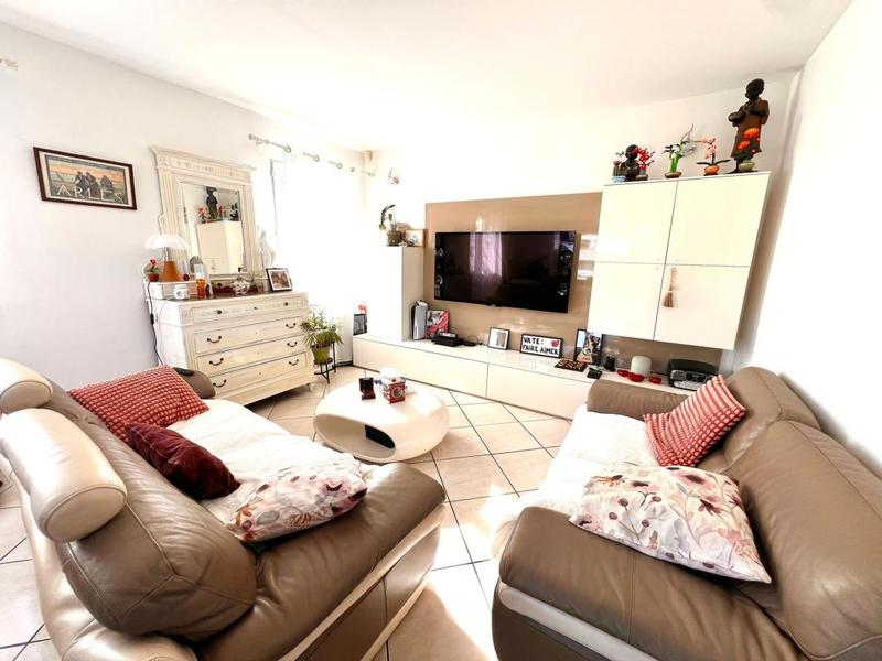 Maison - 217 m² - 9 pièces