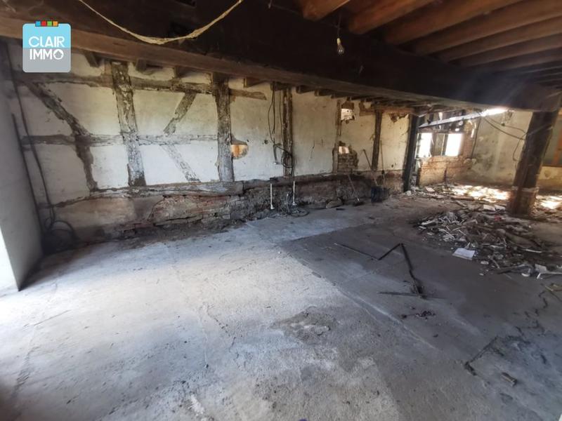 Maison - 200 m² - 2 pièces