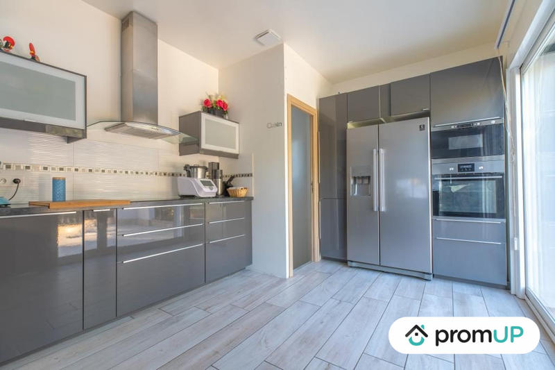 Maison - 240 m² - 7 pièces