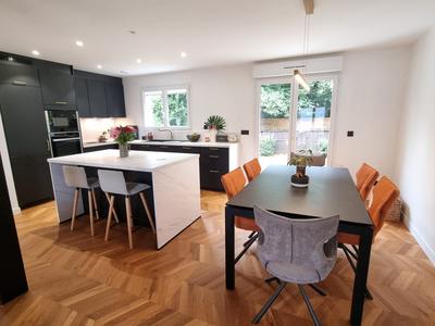 Maison - 140 m² - 5 pièces