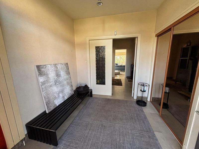 Maison - 241 m² - 6 pièces