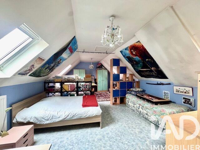 Maison - 233 m² - 11 pièces