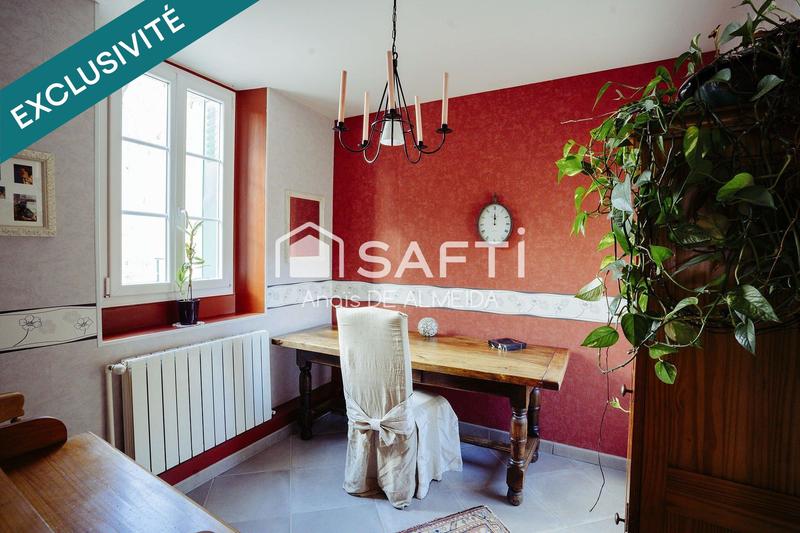 Maison - 219 m² - 9 pièces