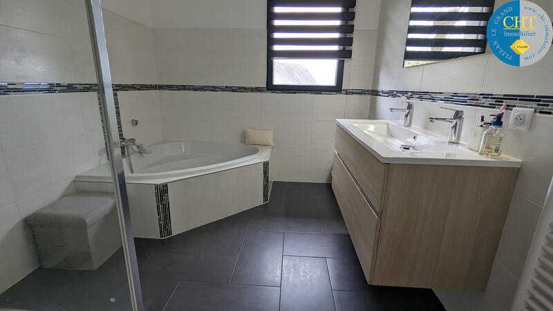 Maison - 138 m² - 5 pièces