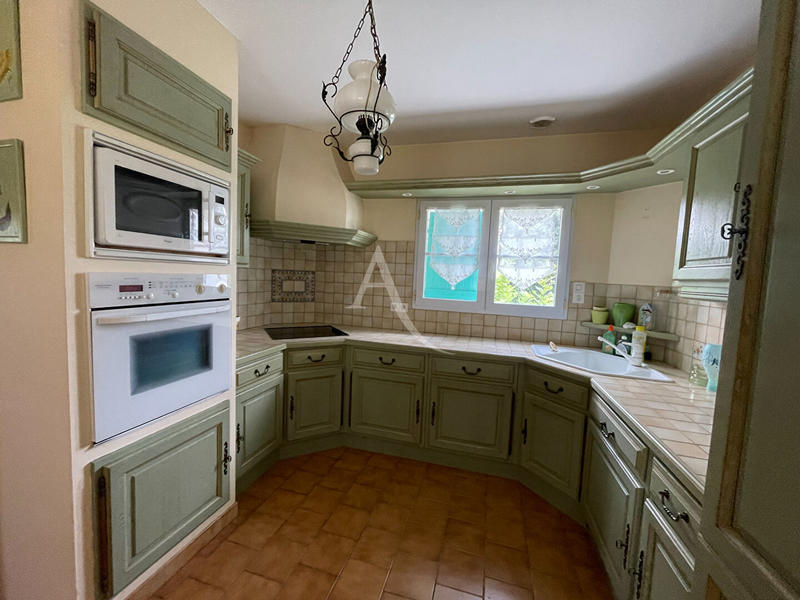 Maison - 99 m² - 5 pièces