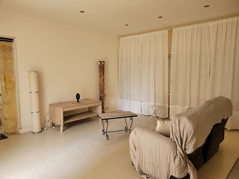 Maison - 470 m² - 18 pièces