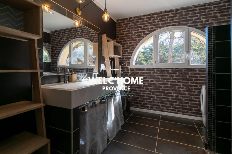 Maison - 185 m² - 6 pièces