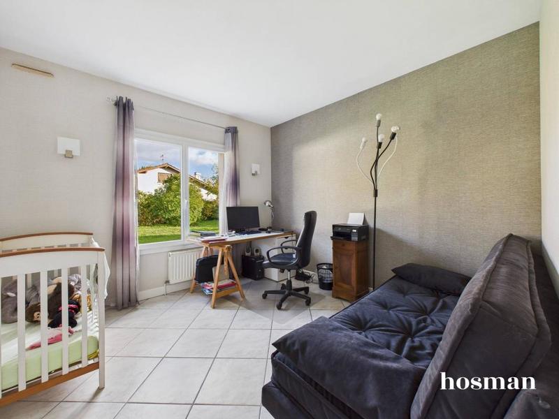 Maison - 210 m² - 5 pièces