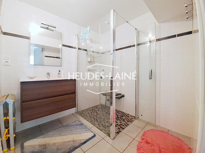 Maison - 220 m² - 6 pièces