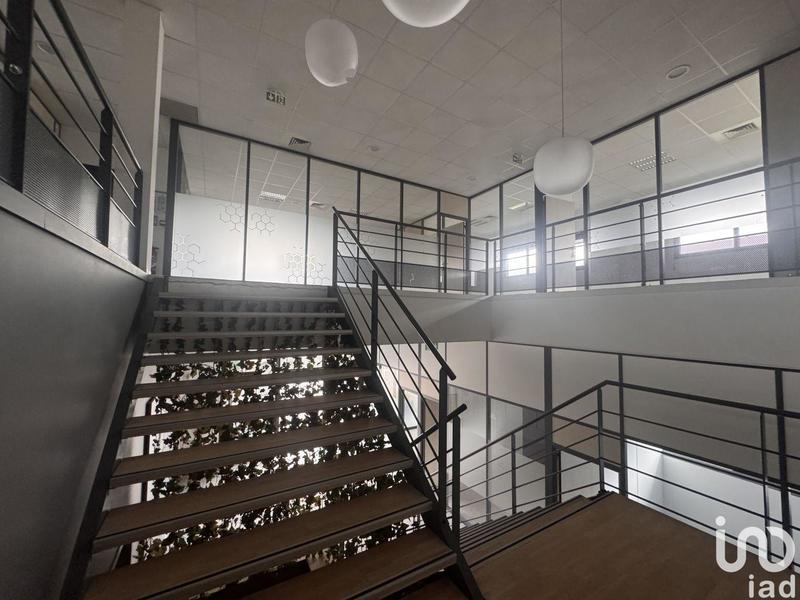 Local commercial - 941 m²