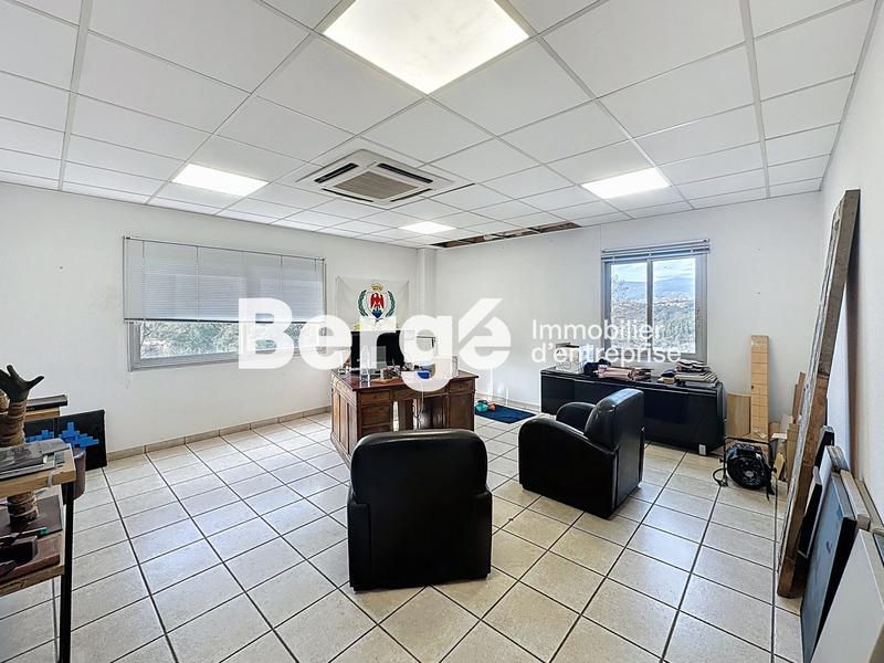 Entrepôt - 1 648 m²